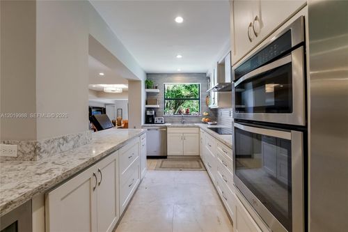 901-321 Poinciana Dr, Sunny Isles Beach, FL, 33160 | Card Image