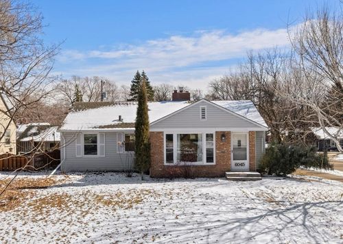 6045 Oakland Ave, Minneapolis, MN, 55417-3117 | Card Image