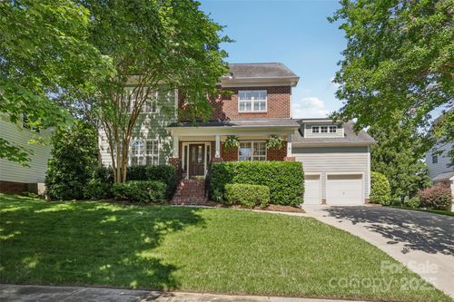 10121 Edgecliff Rd, Huntersville, NC, 28078-0623 | Card Image
