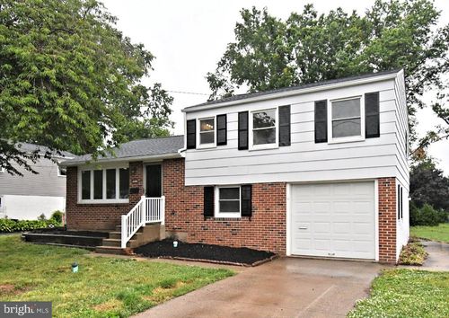 1017 Emerald Ave, LANSDALE, PA, 19446-1311 | Card Image
