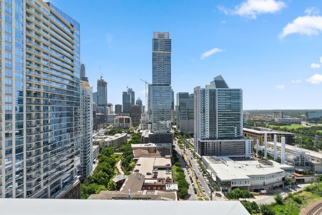APT-2402 - 300 Bowie St, Condo with 3 bedrooms, 3 bathrooms and 2 parking in Austin TX | Image 28