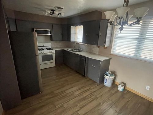 1019 Randall Rd, Weatherford, OK, 73096-3241 | Card Image