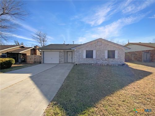 222 Bridle Dr, Copperas Cove, TX, 76522-1042 | Card Image