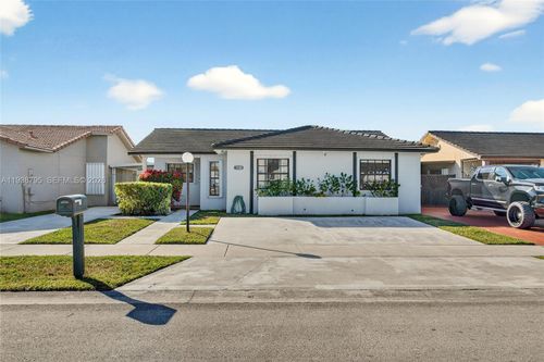1136 Sw 139th Pl, Miami, FL, 33184-2796 | Card Image