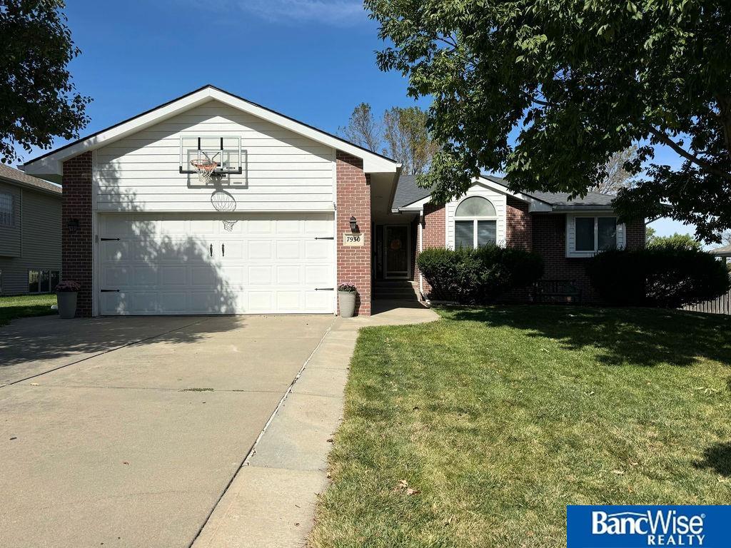 Creek View Dr, Lincoln, NE 68516