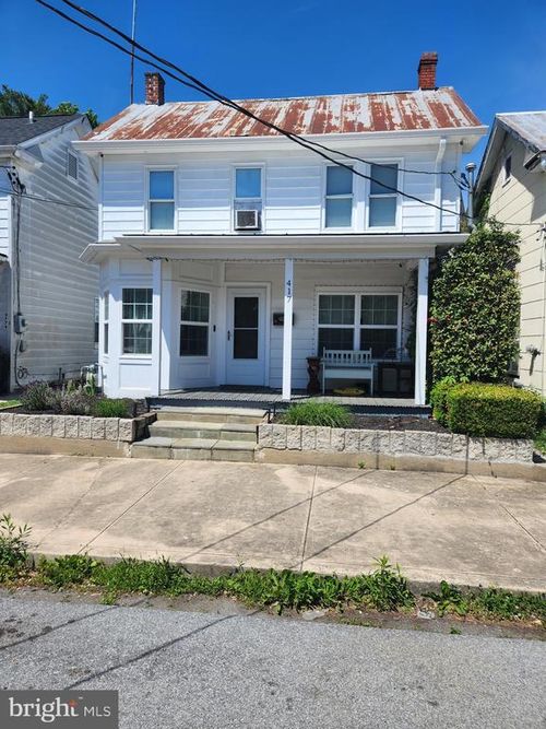 417 E Race St, MARTINSBURG, WV, 25404-4438 | Card Image