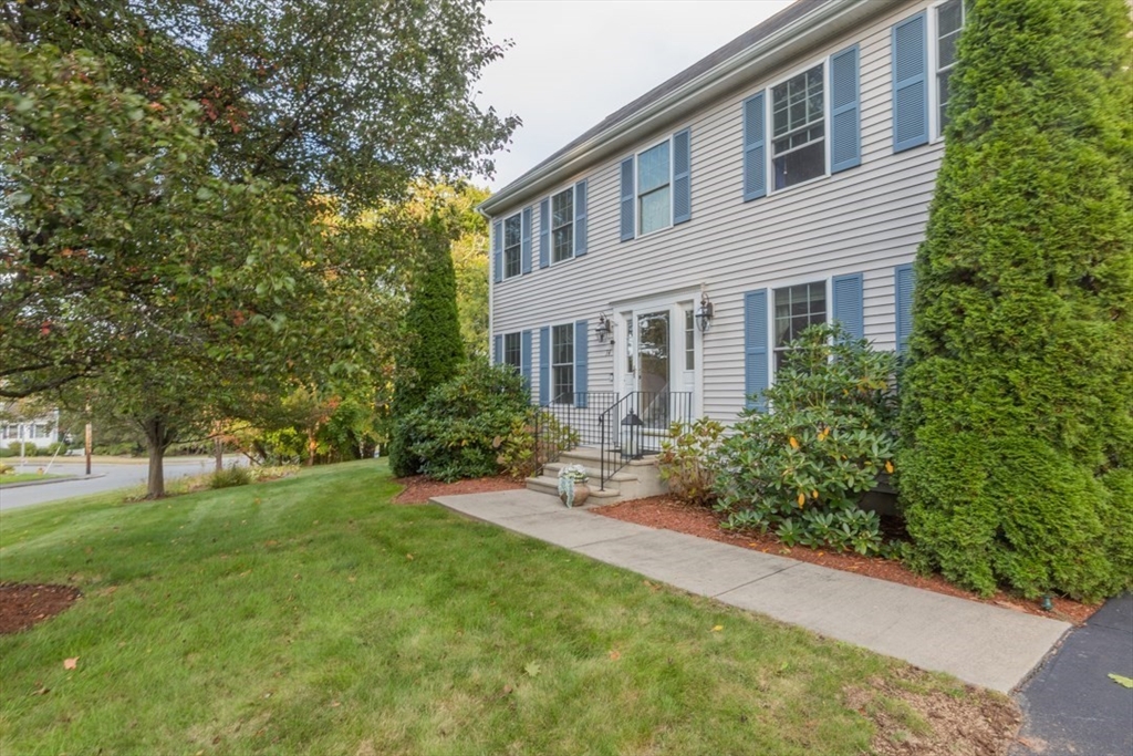 Esker Ln, Attleboro, MA 02703