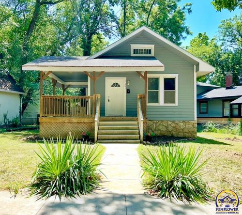 201 Sw Elmwood Ave, Topeka, KS, 66606-1220 | Card Image