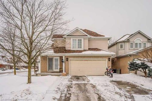 18 Beaver Meadow Dr, Guelph, ON, N1L1N3 | Card Image