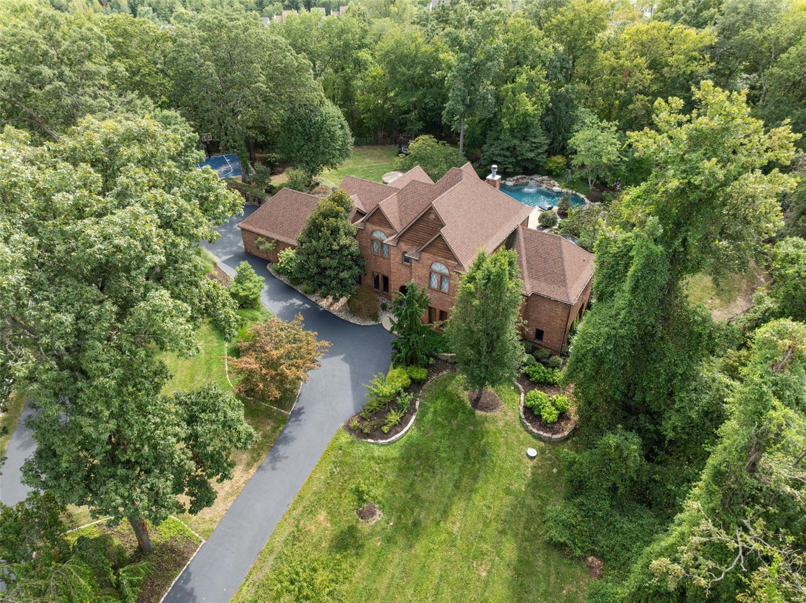 Busch Forest Ln, Fenton, MO 63026