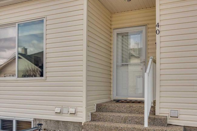 40 - 939 Ramage Crescent, Townhouse with 3 bedrooms, 3 bathrooms and 3 parking in Red Deer AB | Image 4