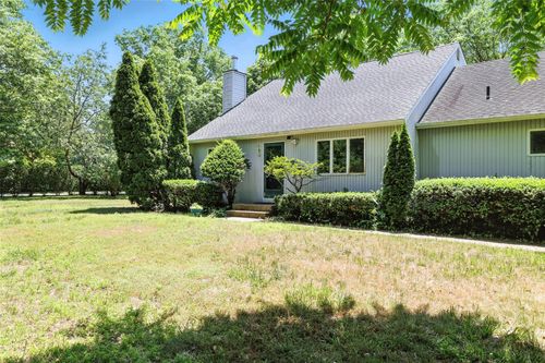 152 Vista Ct, Riverhead, NY, 11901-5005 | Card Image