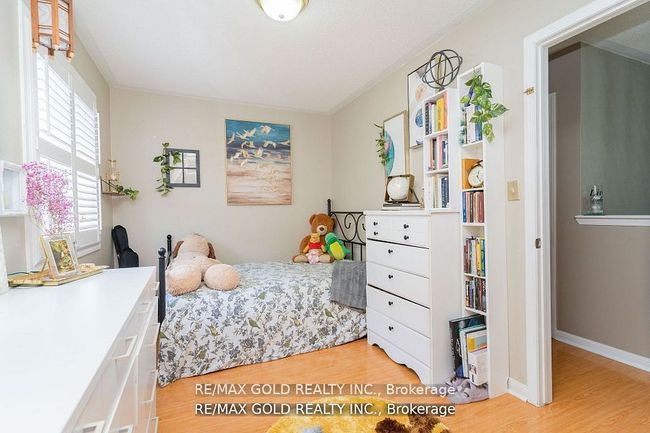 34 Jingle Cres, House attached with 4 bedrooms, 4 bathrooms and 2 parking in Brampton ON | Image 25