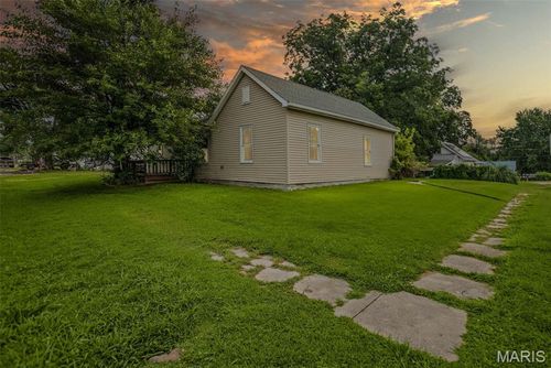 204 W Union St, Pleasant Hill, IL, 62366-2064 | Card Image