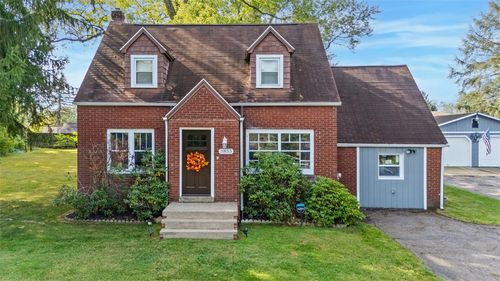 3855 Tuscarawas Rd, Brighton Twp, PA, 15009-9125 | Card Image