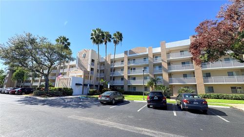 apt-j208-9560 Weldon Cir, Tamarac, FL, 33321-0996 | Card Image