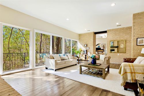 130-201 Vanderpool Ln, Houston, TX, 77024-6152 | Card Image