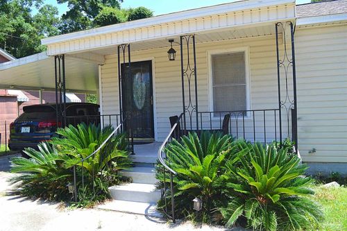 39 Sandalwood St, Pensacola, FL, 32505-7243 | Card Image