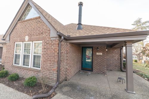 402 Eastbridge Ct, Louisville, KY, 40223-3904 | Card Image