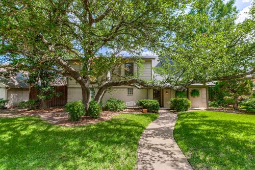 237 Woodcrest Dr, Richardson, TX, 75080-2038 | Card Image