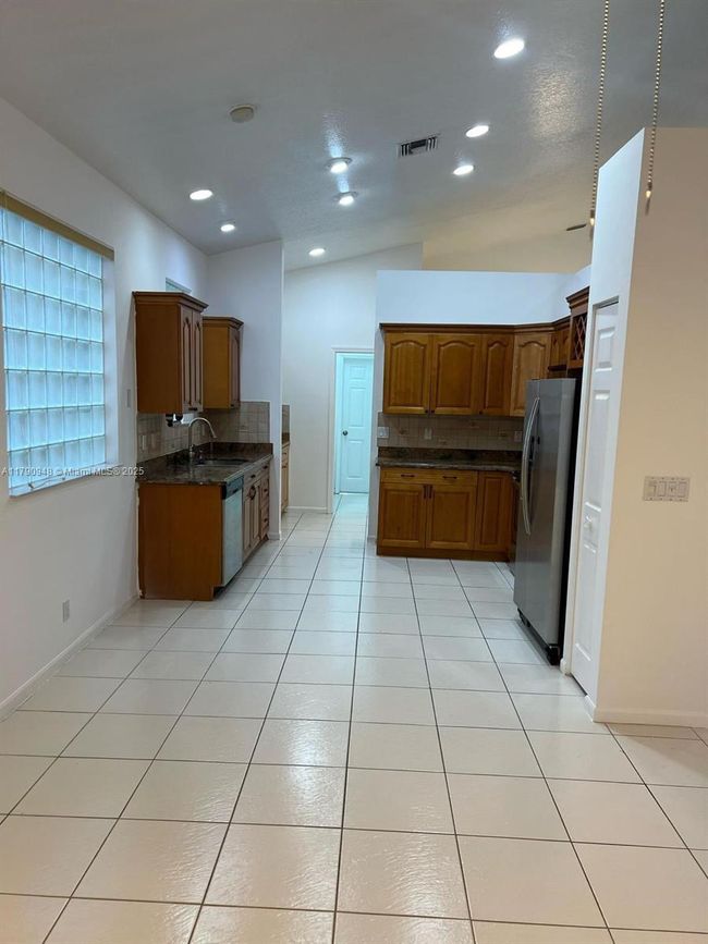 3922 Diamond Palladium Ter, House other with 2 bedrooms, 2 bathrooms and null parking in Boynton Beach FL | Image 8