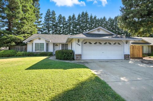 3298 Forest Homes Dr, Redding, CA, 96002-2374 | Card Image