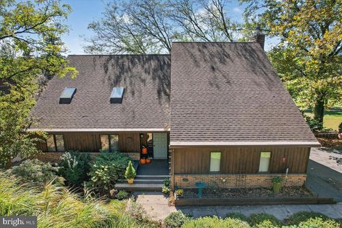 18 Golfview Ln, READING, PA, 19606-9597 | Card Image