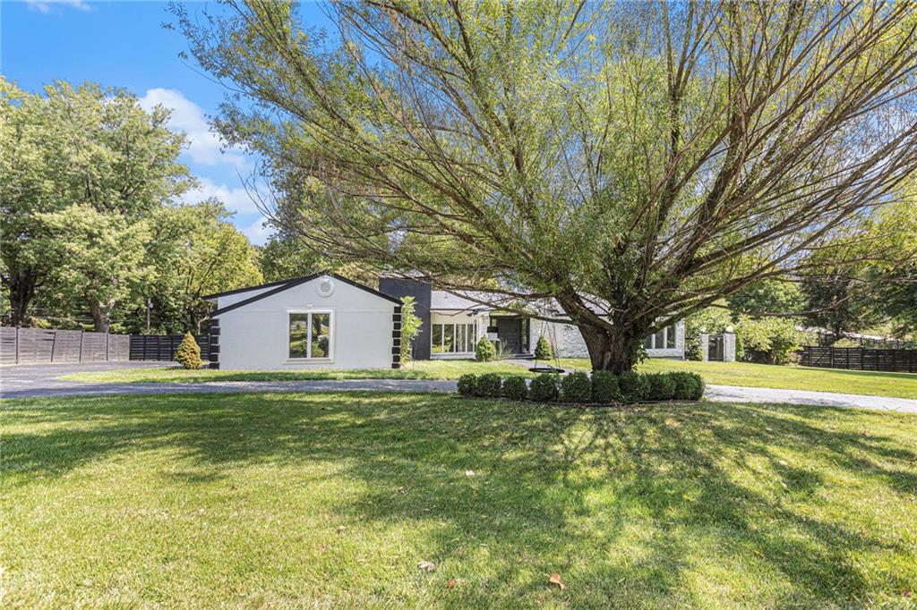Dean Ln, Kansas City, MO 64119