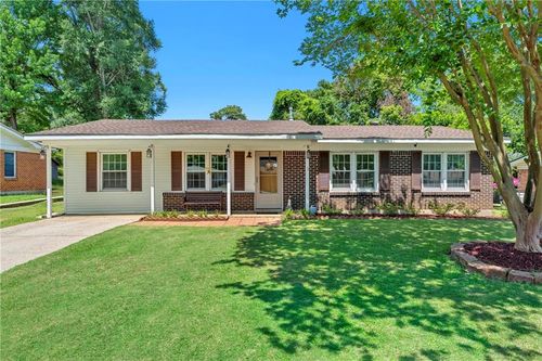 657 Raines Dr, Mobile, AL, 36609-6042 | Card Image