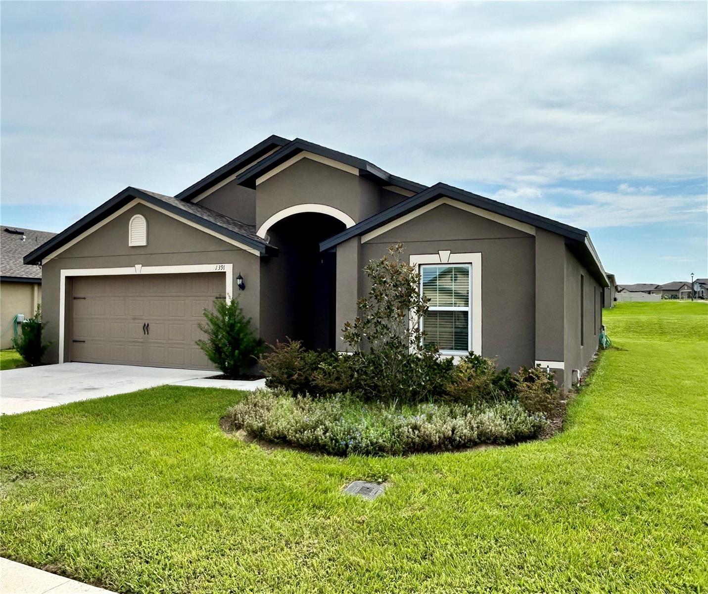 Swan Lake Cir, Dundee, FL 33838