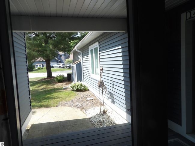 19 - 144 N Shore Dr W, House other with 2 bedrooms, 2 bathrooms and null parking in Cadillac MI | Image 11