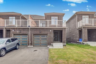 1130 Baltic Lane, Home with 3 bedrooms, 3 bathrooms and 3 parking in Pickering ON | Image 2