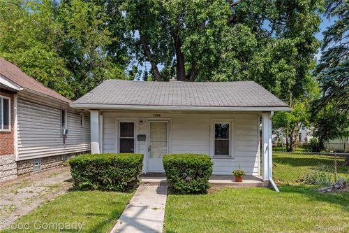 1489 Woodward Hts, Ferndale, MI, 48220-1547 | Card Image