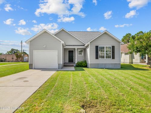 412 Mattocks Ave, Maysville, NC, 28555-9745 | Card Image