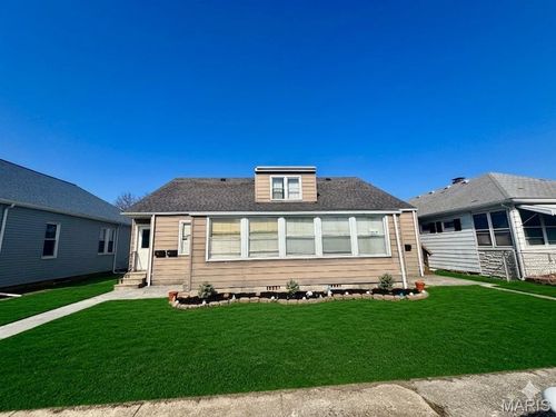 117 S 3rd St, Dupo, IL, 62239-1329 | Card Image