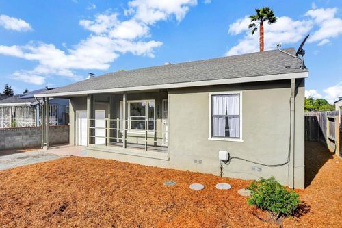 2281 Cooley Ave, East Palo Alto, CA, 94303-1730 | Card Image