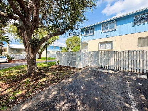 22201 Sw 103rd Ave, Cutler Bay, FL, 33190-1421 | Card Image