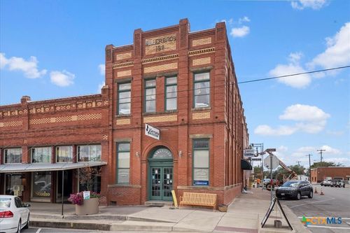 34 N Main St, Elgin, TX, 78621-2654 | Card Image