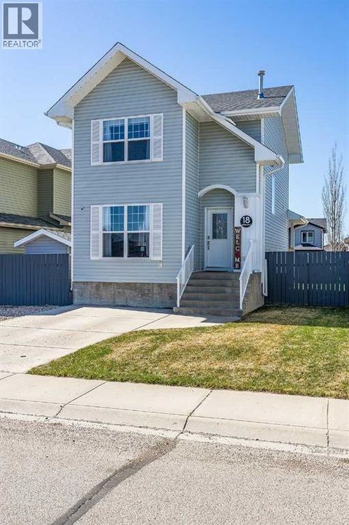 18 Somerset Way Se, Medicine Hat, AB, T1B0C1 | Card Image
