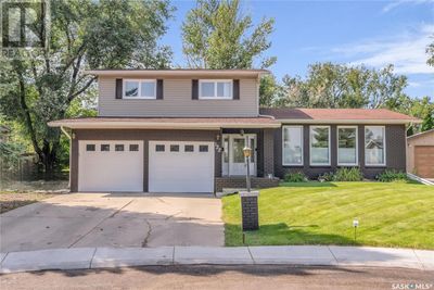 122 Meglund Pl, House other with 5 bedrooms, 4 bathrooms and null parking in Saskatoon SK | Image 1