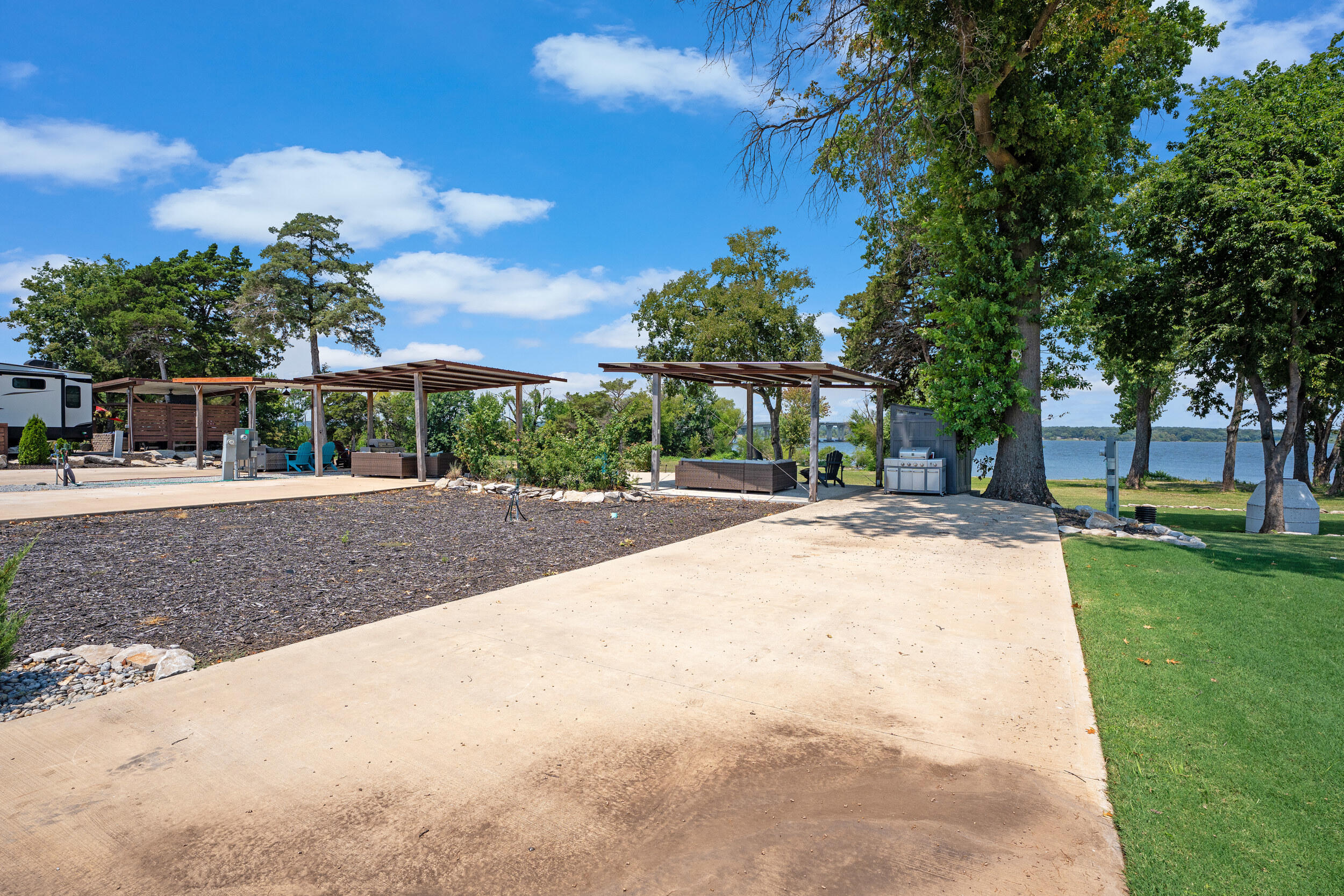 Land in Grove 4