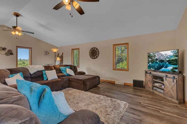 824 Main St W, House other with 4 bedrooms, 4 bathrooms and null parking in Saint Stephen MN | Image 43