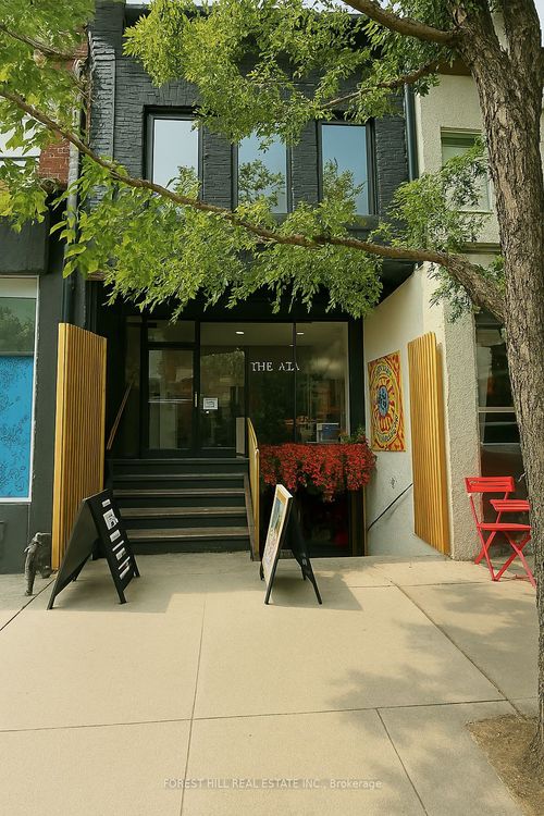 2nd-flr-216 Ossington Ave, Toronto, ON, M6J2Z9 | Card Image