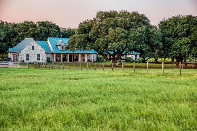 1100 Dittmar Rd, Home with 3 bedrooms, 3 bathrooms and 2 parking in Cat Spring TX | Image 9