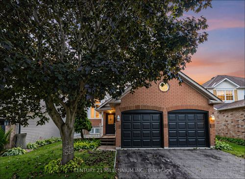 425 Elmwood Crt, Oshawa, ON, L1G7X8 | Card Image