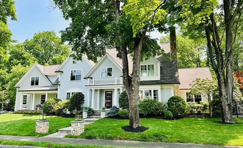 15 Essex Rd, Wellesley, MA, 02481-2713 | Card Image