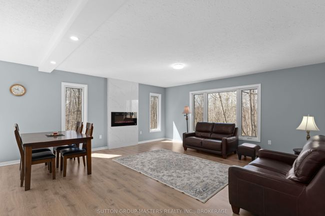 324 13 Island Lake Rd, House other with 4 bedrooms, 4 bathrooms and 15 parking in Godfrey ON | Image 11