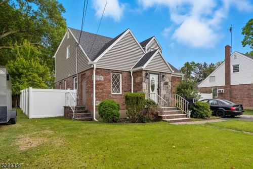 131 4th Ave, Westwood, NJ, 07675-3403 | Card Image