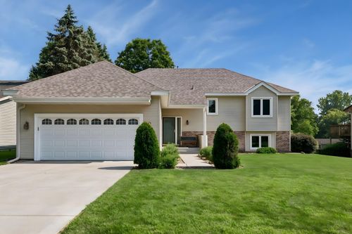 15481 Michele Ln, Eden Prairie, MN, 55346-2547 | Card Image