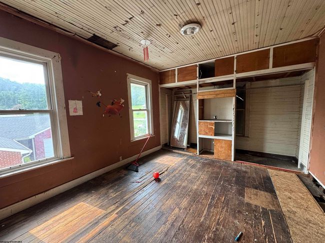 808 W 2 Nd St, House other with 5 bedrooms, 2 bathrooms and 3 parking in Weston WV | Image 10